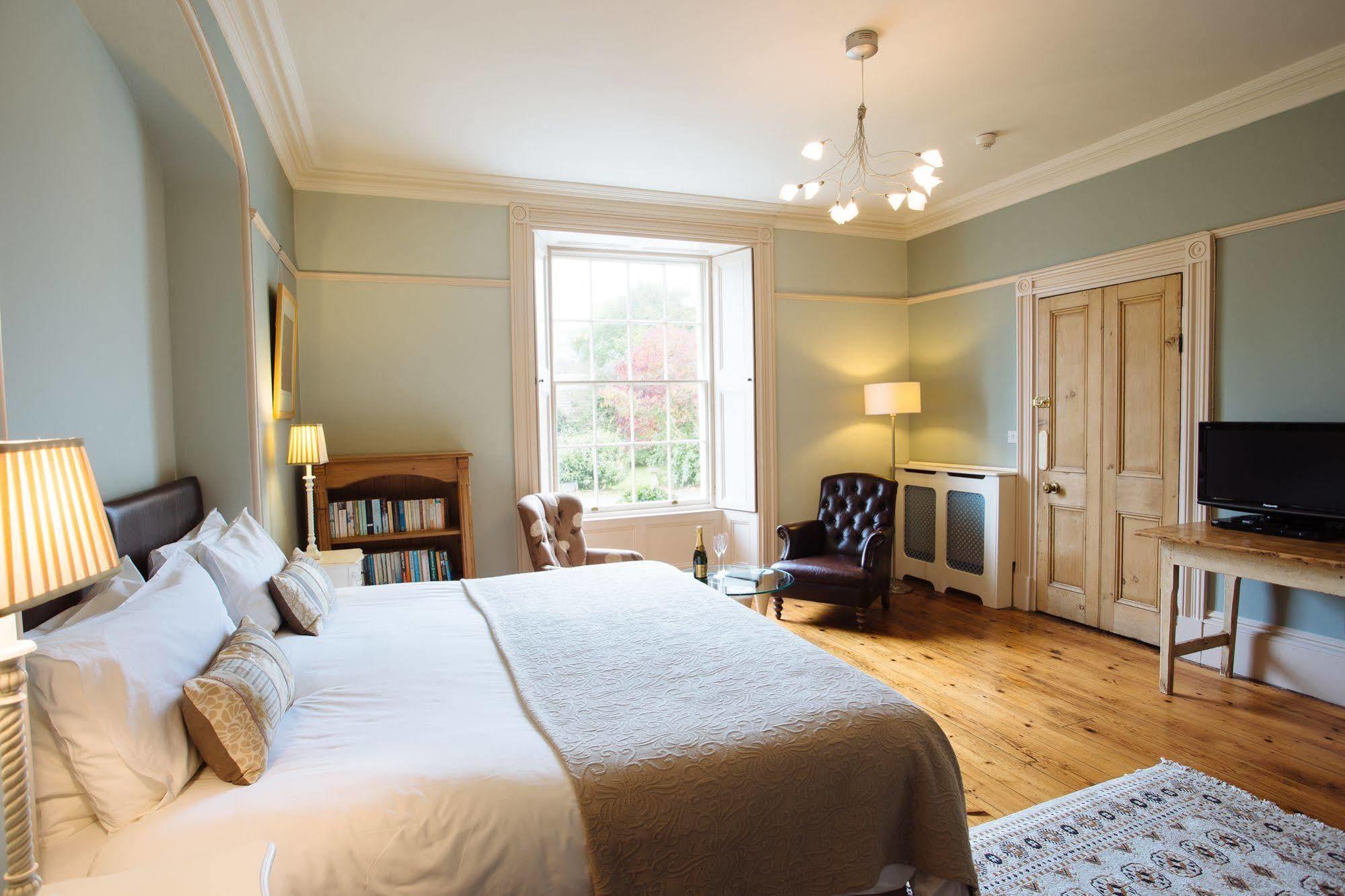 ボスキャッスル The Old Parsonage Bed & Breakfast エクステリア 写真